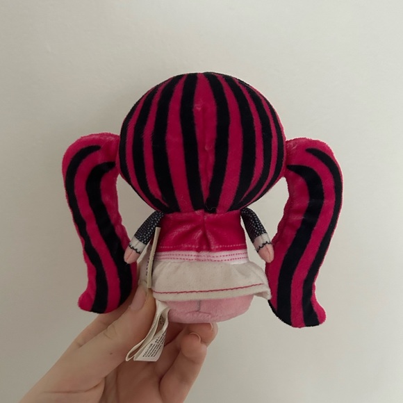 Monster High Draculaura Itty Bitty - Picture 2 of 7